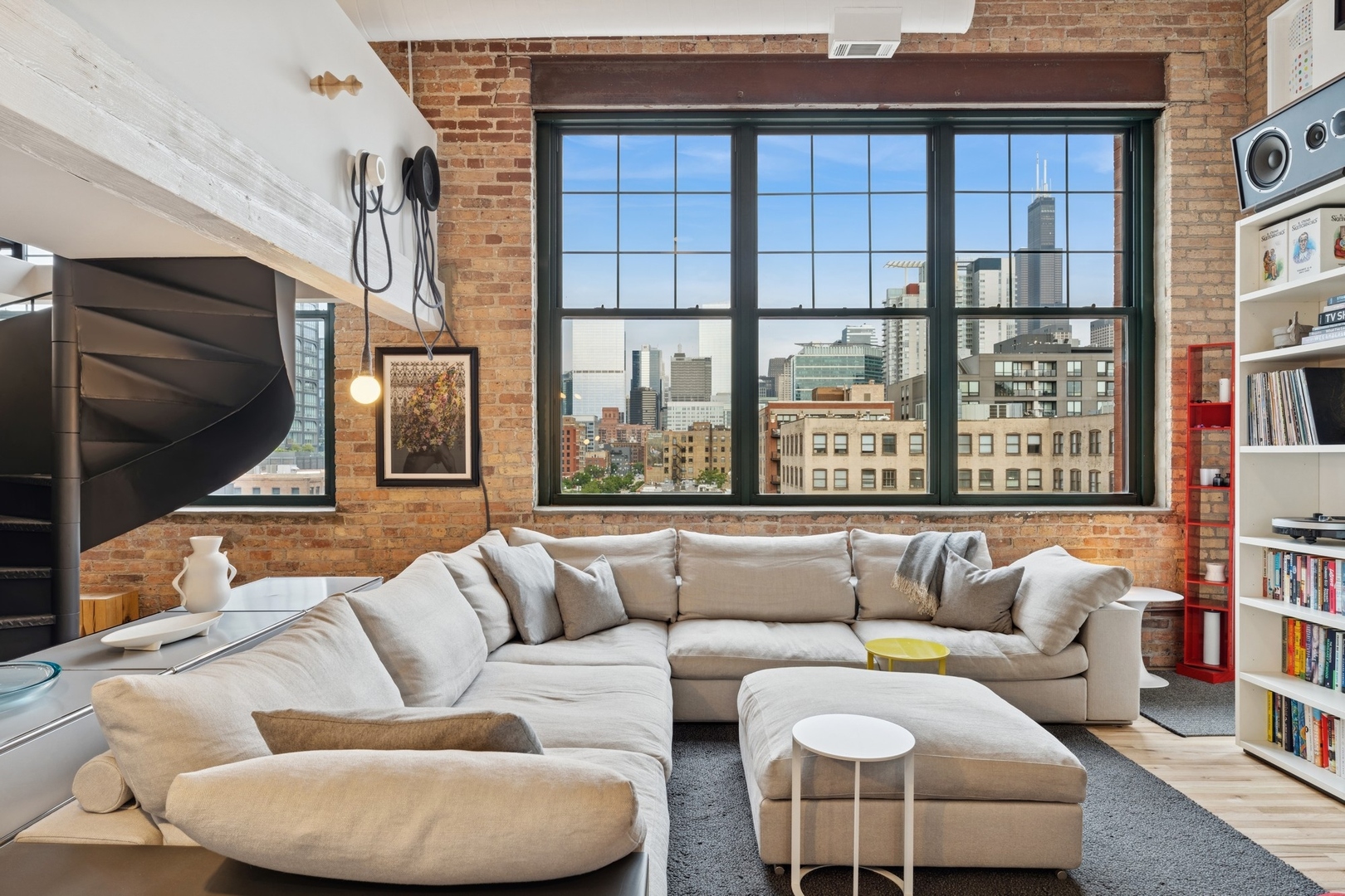 1000 W Washington Boulevard 536
