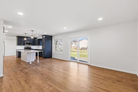 Tiny photo for 751 Aberdeen Lane, Buffalo Grove, IL 60089 (MLS # 12595385)