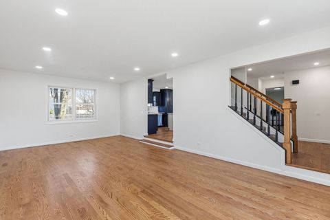 Tiny photo for 751 Aberdeen Lane, Buffalo Grove, IL 60089 (MLS # 12595385)