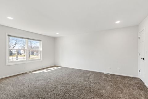 Tiny photo for 751 Aberdeen Lane, Buffalo Grove, IL 60089 (MLS # 12595385)