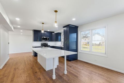 Tiny photo for 751 Aberdeen Lane, Buffalo Grove, IL 60089 (MLS # 12595385)