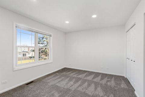 Tiny photo for 751 Aberdeen Lane, Buffalo Grove, IL 60089 (MLS # 12595385)