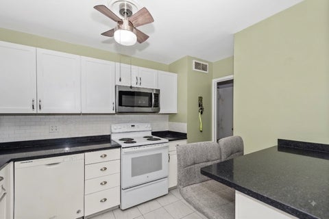 Tiny photo for 6301 N Sheridan Road #21M, Chicago, IL 60660 (MLS # 12723377)
