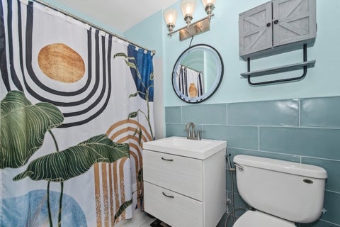 Tiny photo for 6301 N Sheridan Road #21M, Chicago, IL 60660 (MLS # 12723377)