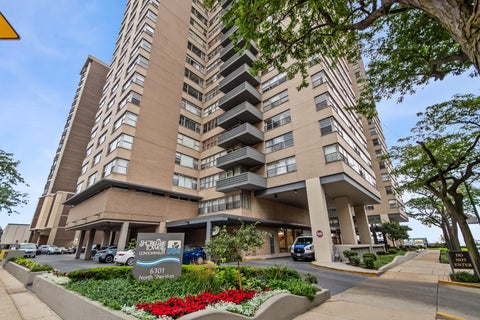 Photo of 6301 N Sheridan Road #21M, Chicago, IL 60660 (MLS # 12723377)