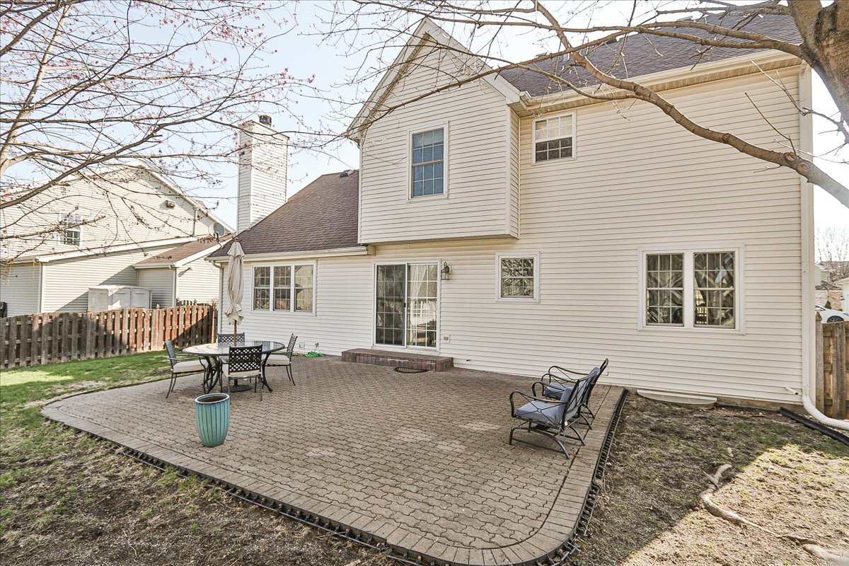 1423 DEER CREEK Lane