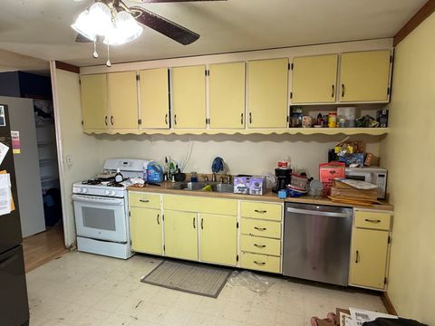 Tiny photo for 601 Ridgewood Court, Champaign, IL 61821 (MLS # 12622116)
