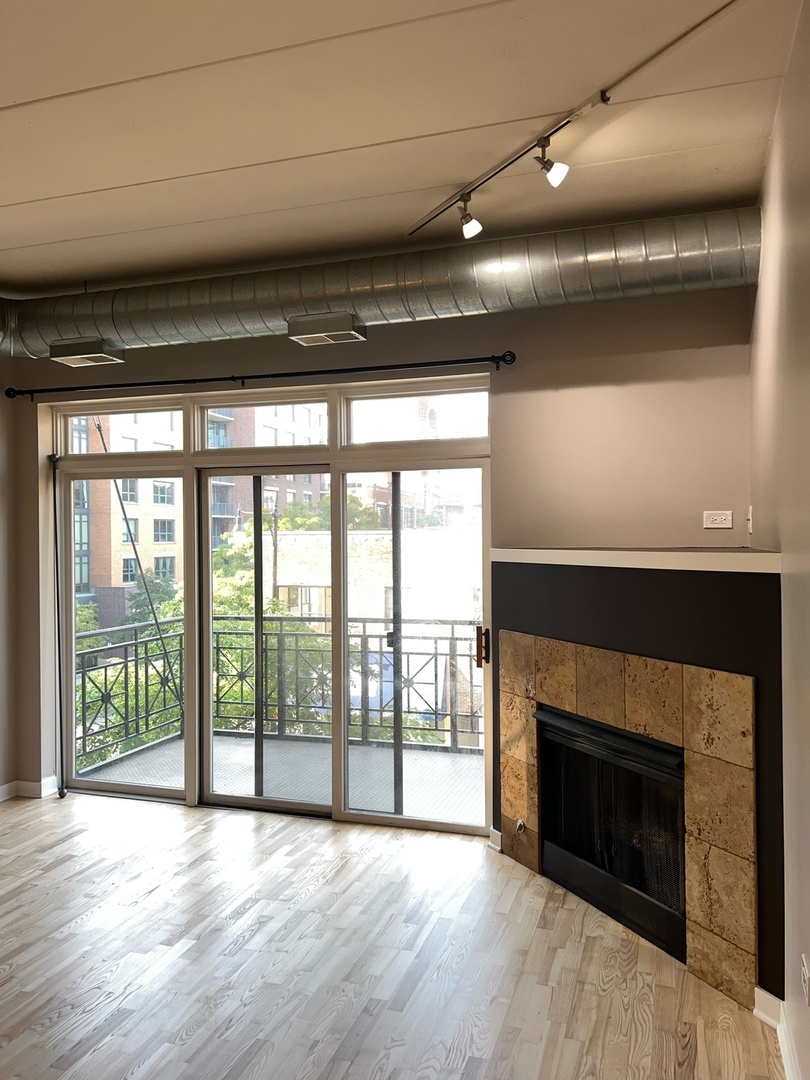 1155 W Madison Street 305