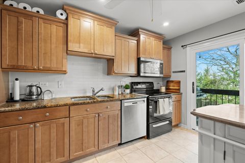 Tiny photo for 5808 Wolf Road #3, Western Springs, IL 60558 (MLS # 12486261)