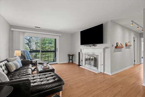 Tiny photo for 5808 Wolf Road #3, Western Springs, IL 60558 (MLS # 12486261)