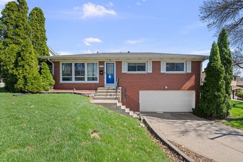 Tiny photo for 1325 Hillside Drive, Bettendorf, IA 52722 (MLS # 12609810)