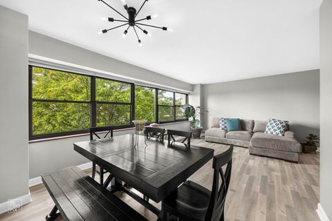 Tiny photo for 4200 N Marine Drive #602, Chicago, IL 60613 (MLS # 12521481)