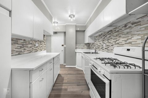 Tiny photo for 4200 N Marine Drive #602, Chicago, IL 60613 (MLS # 12521481)