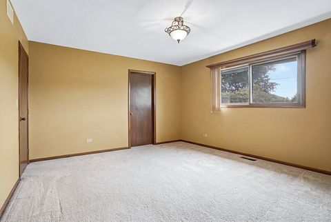 Tiny photo for 14843 Anne Court, Oak Forest, IL 60452 (MLS # 12684590)