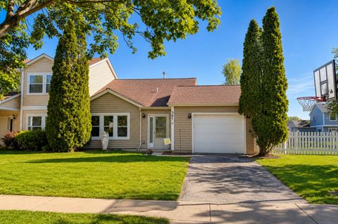 Photo of 387 Chaparral Circle, Elgin, IL 60120 (MLS # 12646319)