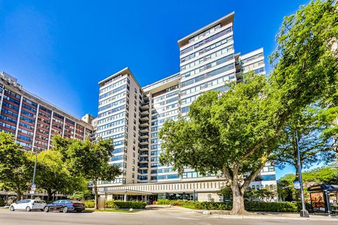 3430 N Lake Shore Drive 10M Chicago IL 60657