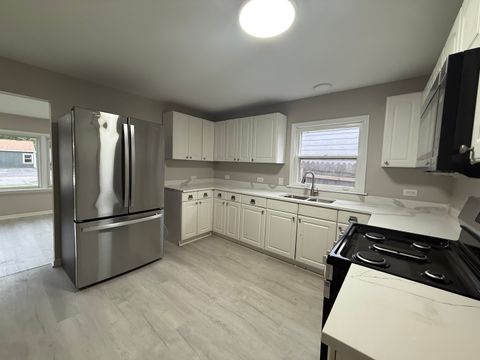 Tiny photo for 16 S Midland Avenue, Mundelein, IL 60060 (MLS # 12548474)