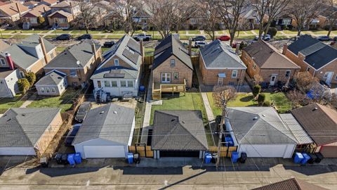 Tiny photo for 7230 S Avers Avenue, Chicago, IL 60629 (MLS # 12616516)