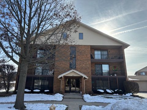 Photo of 16825 81st Court #2W, Tinley Park, IL 60477 (MLS # 12540135)