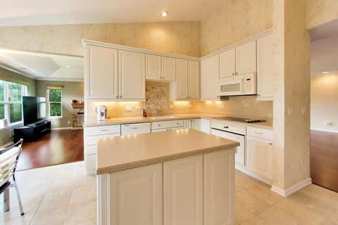 Tiny photo for 1960 Crenshaw Circle #1960, Vernon Hills, IL 60061 (MLS # 12703105)