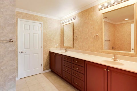 Tiny photo for 1960 Crenshaw Circle #1960, Vernon Hills, IL 60061 (MLS # 12703105)