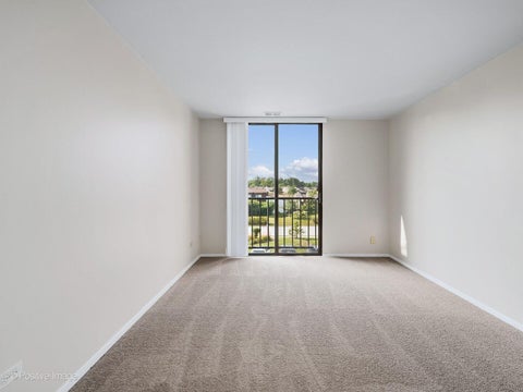 Tiny photo for 111 Acacia Drive #315, Indian Head Park, IL 60525 (MLS # 12736770)