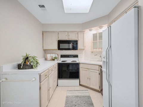 Tiny photo for 111 Acacia Drive #315, Indian Head Park, IL 60525 (MLS # 12736770)