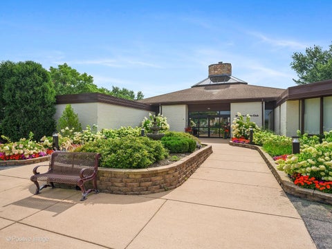 Tiny photo for 111 Acacia Drive #315, Indian Head Park, IL 60525 (MLS # 12736770)