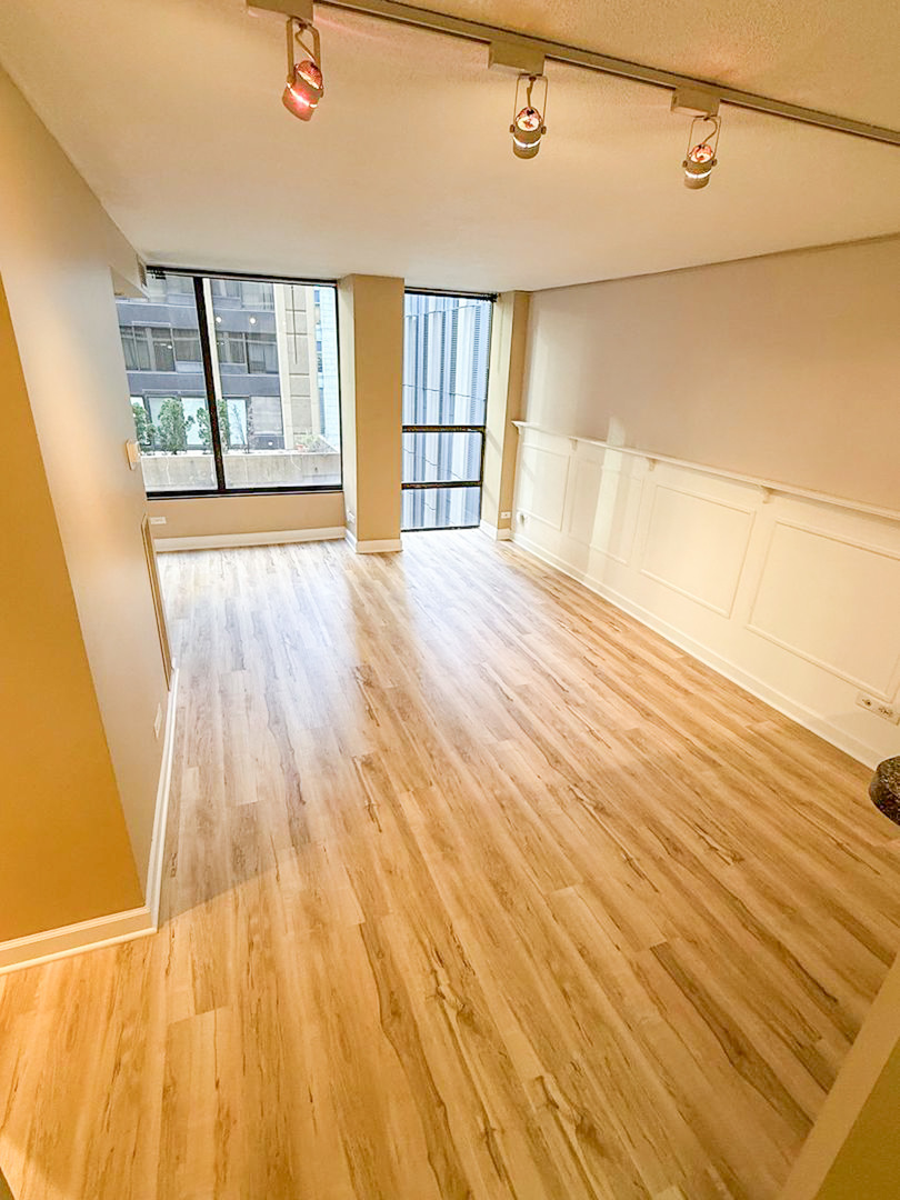 230 E ONTARIO Street 1403