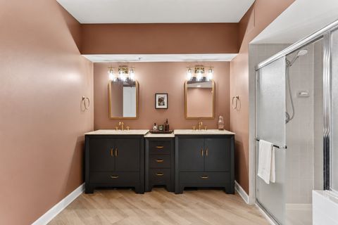 Tiny photo for 201 N Vail Avenue #807, Arlington Heights, IL 60004 (MLS # 12658161)