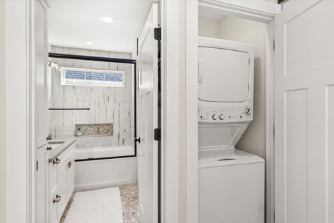 Tiny photo for 212 Leeward Way, Ottawa, IL 61350 (MLS # 12590693)