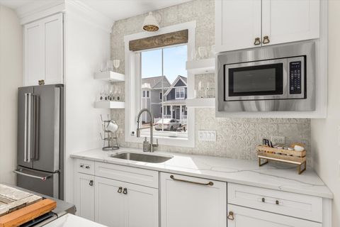 Tiny photo for 212 Leeward Way, Ottawa, IL 61350 (MLS # 12590693)