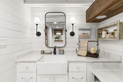 Tiny photo for 212 Leeward Way, Ottawa, IL 61350 (MLS # 12590693)