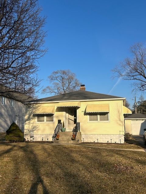 Photo of 952 N Loomis Street, Naperville, IL 60563 (MLS # 12581204)