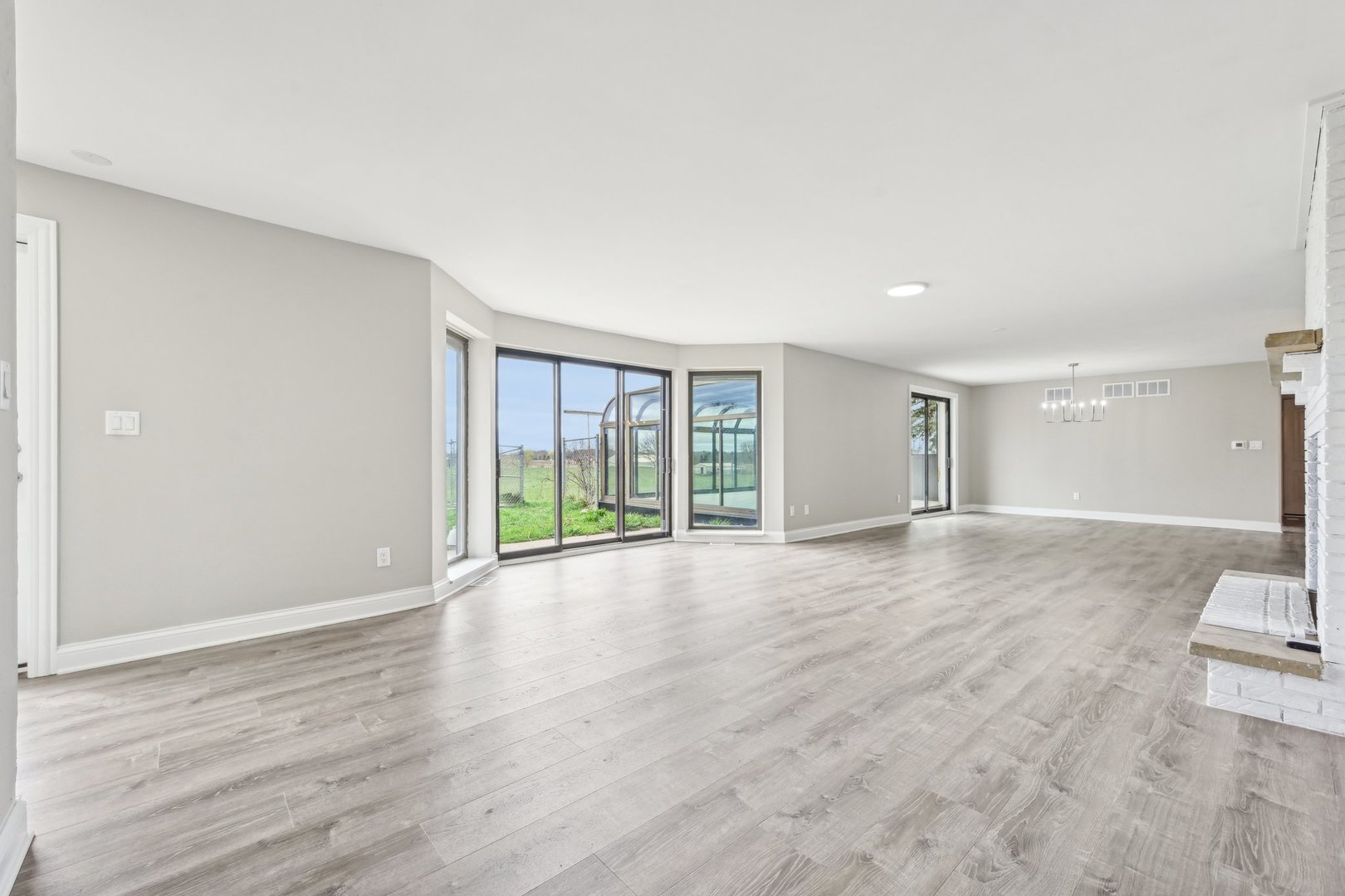 1406 Busse Road