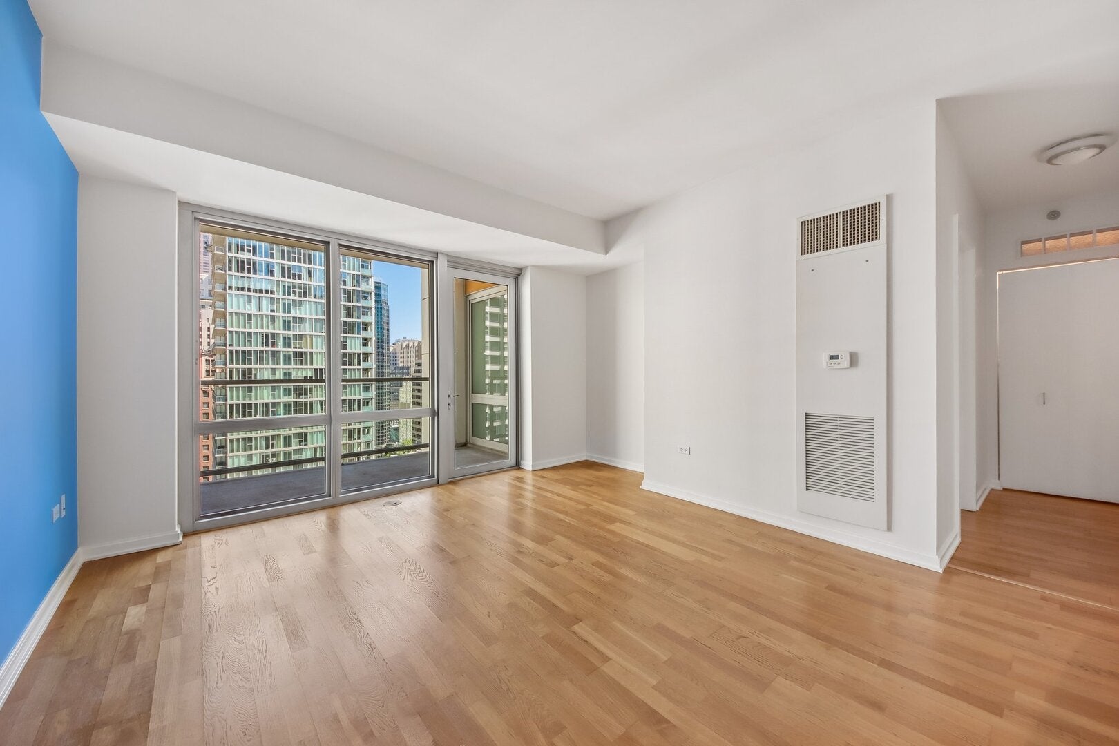 160 E ILLINOIS Street 1704