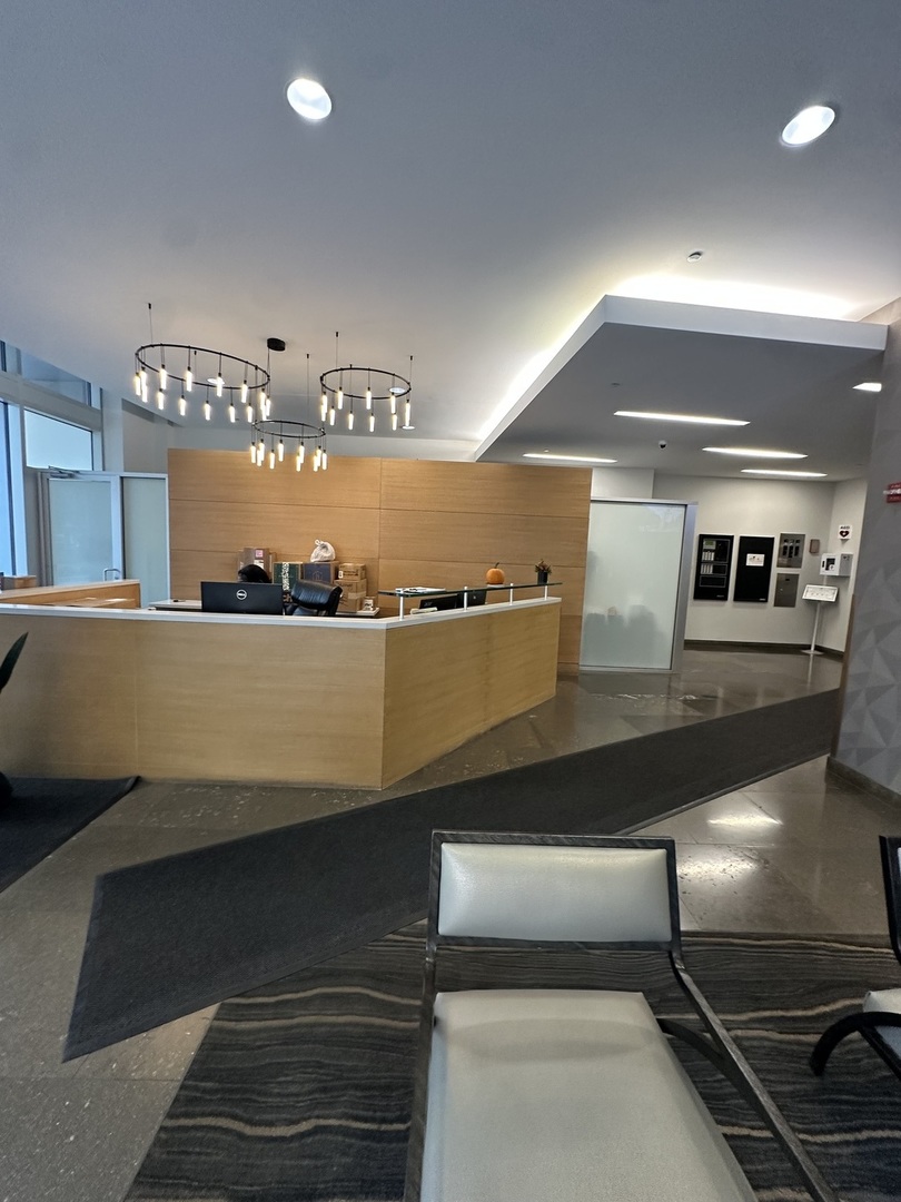 1901 S Calumet Avenue 2912