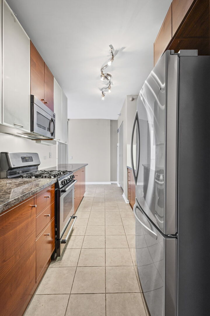 635 N Dearborn Street 1705