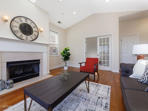 Tiny photo for 608 Hinman Avenue #4S, Evanston, IL 60202 (MLS # 12487670)