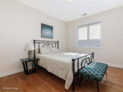 Tiny photo for 608 Hinman Avenue #4S, Evanston, IL 60202 (MLS # 12487670)