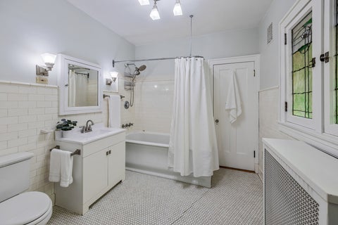 Tiny photo for 600 N Ridgeland Avenue, Oak Park, IL 60302 (MLS # 12776824)