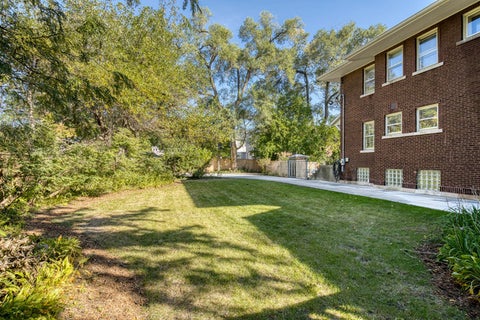Tiny photo for 600 N Ridgeland Avenue, Oak Park, IL 60302 (MLS # 12776824)