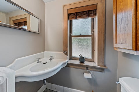 Tiny photo for 600 N Ridgeland Avenue, Oak Park, IL 60302 (MLS # 12776824)
