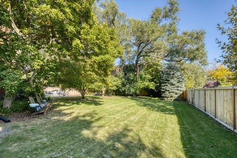 Tiny photo for 600 N Ridgeland Avenue, Oak Park, IL 60302 (MLS # 12776824)