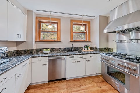 Tiny photo for 600 N Ridgeland Avenue, Oak Park, IL 60302 (MLS # 12776824)