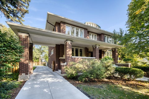 Photo of 600 N Ridgeland Avenue, Oak Park, IL 60302 (MLS # 12776824)