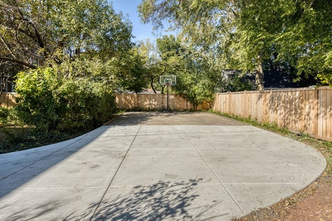 Tiny photo for 600 N Ridgeland Avenue, Oak Park, IL 60302 (MLS # 12776824)
