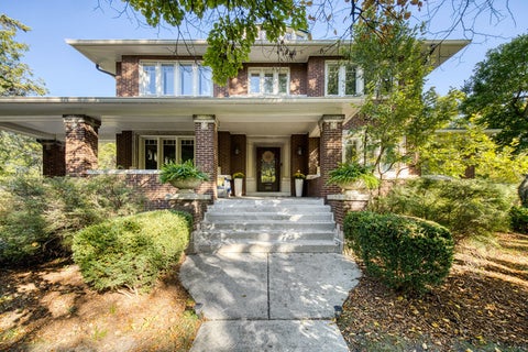 Tiny photo for 600 N Ridgeland Avenue, Oak Park, IL 60302 (MLS # 12776824)