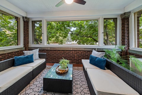 Tiny photo for 600 N Ridgeland Avenue, Oak Park, IL 60302 (MLS # 12776824)