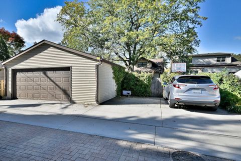 Tiny photo for 623 S Prospect Avenue, Park Ridge, IL 60068 (MLS # 12499747)